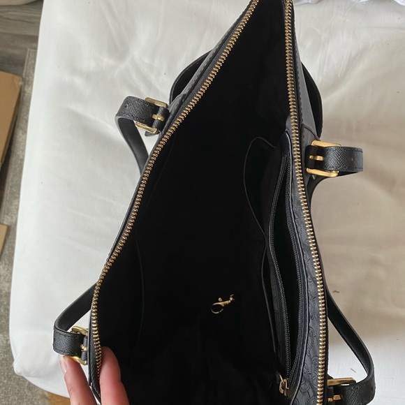 Michael Kors purse - Picture 4 of 6